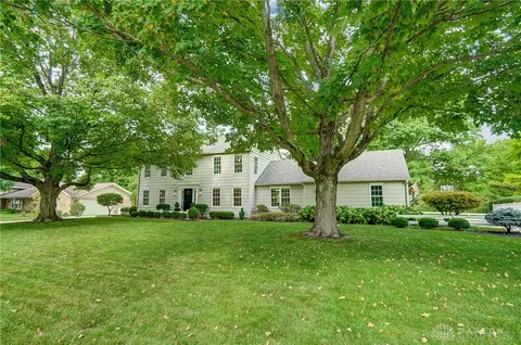 6749 Swissway Dr, Dayton, OH 45459