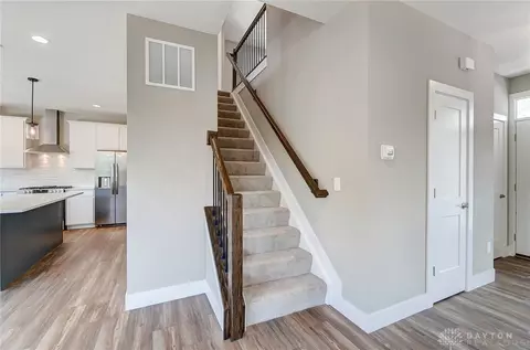 8105 Guthrie Ln, Cincinnati, OH 45255 photo 4