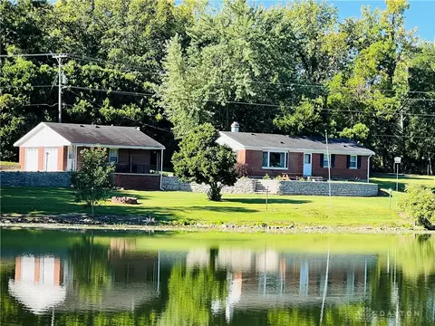 3596 North Dr, Greenville, OH 45331