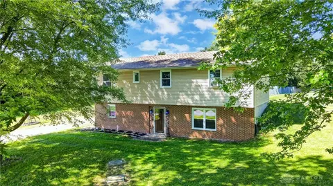 2876 Richmond Palestine Rd, New Madison, OH 45346