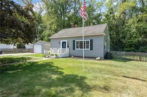 30 Maple Hill Cir, Dayton, OH 45449