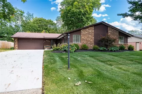 5771 Oak Valley Rd, Kettering, OH 45440 photo 2