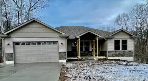 211 Esther Dr, Lewisburg, OH 45338
