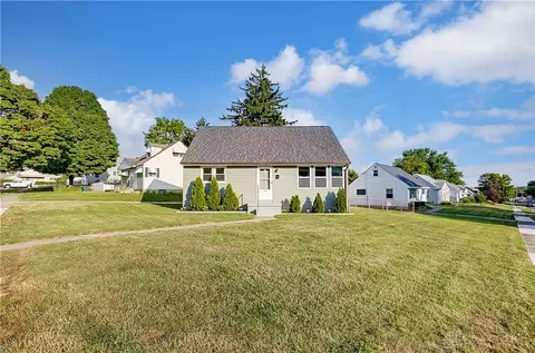 4815 Crestview Rd, Riverside, OH 45431