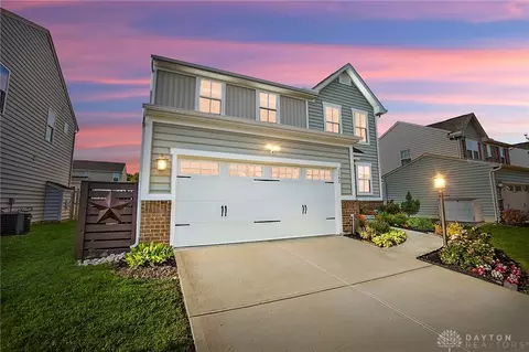 1142 Baywood Dr, Fairborn, OH 45324