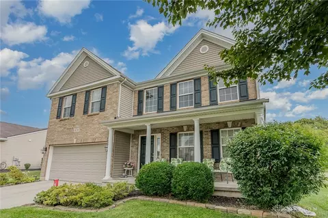 838 Chapelgate Dr, Fairborn, OH 45324
