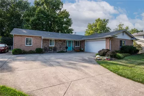 707 Cascade Dr, Dayton, OH 45431