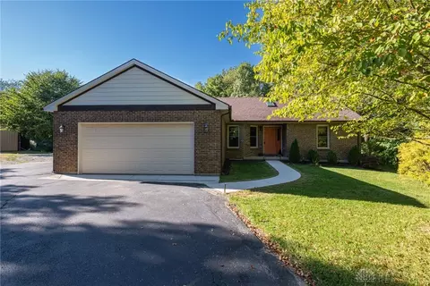 3449 Eleazer Rd, Xenia, OH 45385