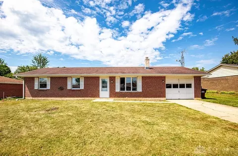 833 Poplar Dr, Eaton, OH 45320
