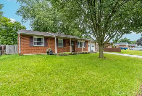907 Briarcliff Ave, Piqua, OH 45356