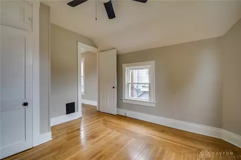 150 E Mitchell Ave, Cincinnati, OH 45217 photo 21