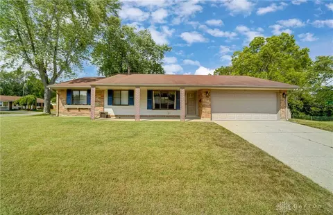 831 Cherry Blossom Dr, Dayton, OH 45449