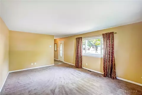 1012 Pepper Hill Dr, Kettering, OH 45429 photo 4