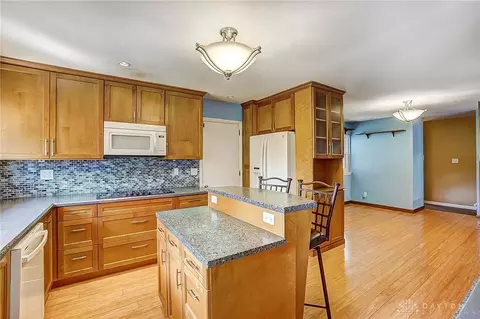 1012 Pepper Hill Dr, Kettering, OH 45429 photo 8