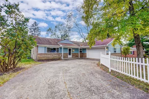 1012 Pepper Hill Dr, Kettering, OH 45429