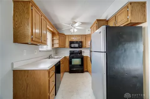 1645 Brownleigh Rd, Kettering, OH 45429 photo 11