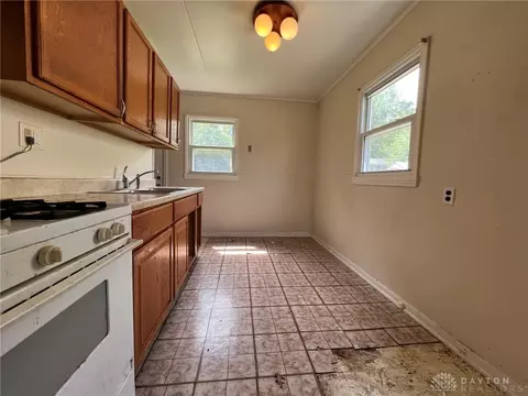 2007 Emerson Ave, Cincinnati, OH 45239 photo 2