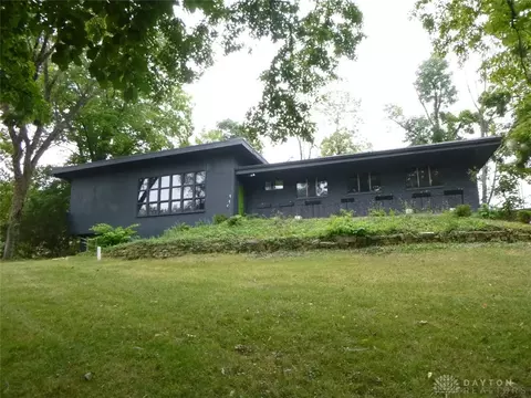 71 Greenhill Rd, Dayton, OH 45405