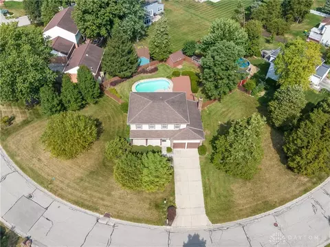 6155 Edna Oaks Ct, Dayton, OH 45459
