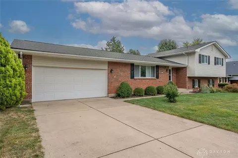 2392 Apricot Dr, Dayton, OH 45431