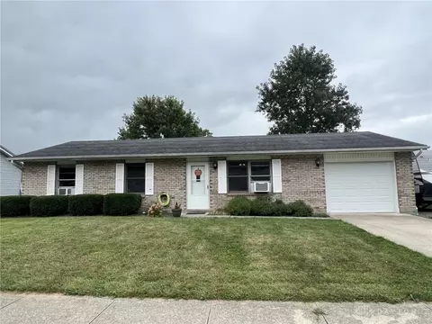 813 Oakland Dr, Eaton, OH 45320
