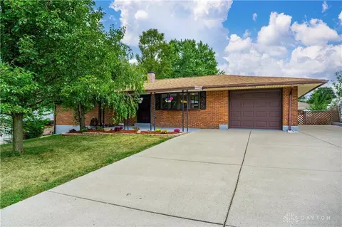 624 Upland Dr, West Carrollton, OH 45449