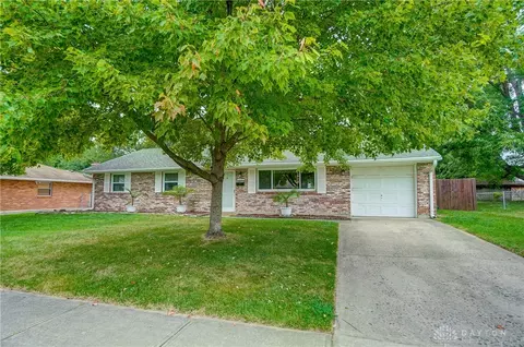 2285 Broadmoor Dr, Kettering, OH 45419 photo 3