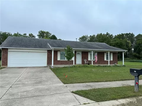 205 Snapdragon Dr, Eaton, OH 45320