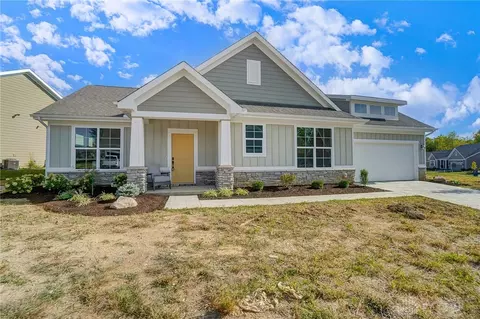 2773 Greenridge Cir, Beavercreek, OH 45431