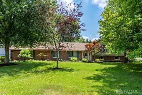 964 Ashcreek Dr, Dayton, OH 45458