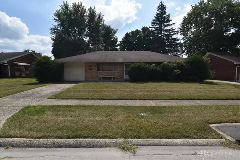 2150 Burnside Dr, Dayton, OH 45439