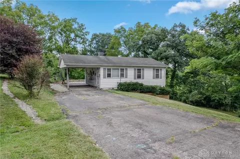 3732 Kenny Ln, Springboro, OH 45066