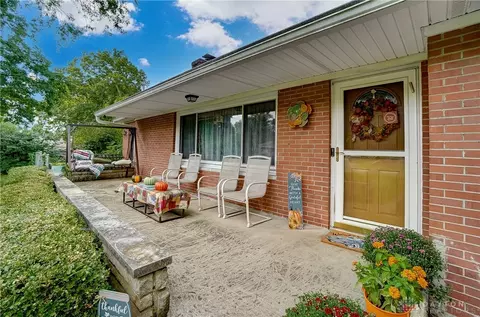 6880 Chama Trl, Enon, OH 45323 photo 4