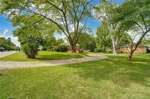 6880 Chama Trl, Enon, OH 45323 photo 29