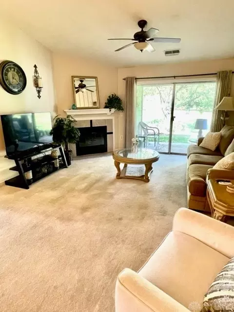 6627 Brigham Sq, Centerville, OH 45459 photo 2