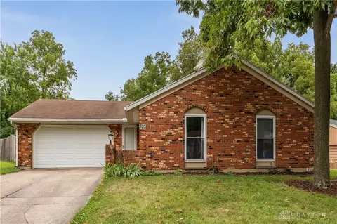 395 Spruceway Dr, Springboro, OH 45066