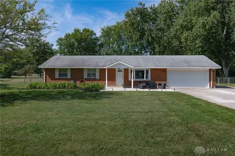 3696 Shawnee Trl, Jamestown, OH 45335