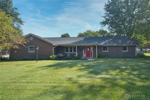 746 Iroquois Trl, Jamestown, OH 45335