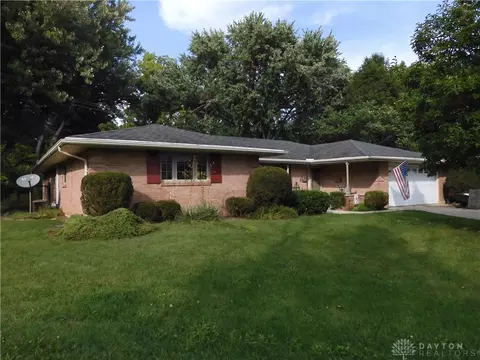 6455 Oakhurst Pl, Dayton, OH 45414
