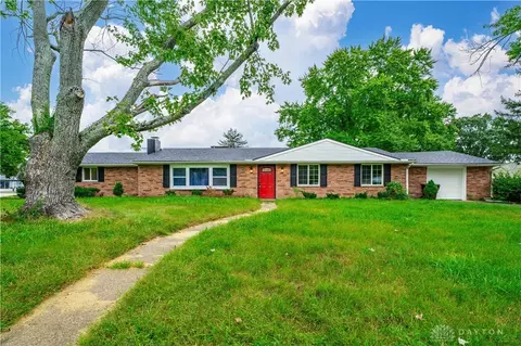 38 W Whipp Rd, Dayton, OH 45459