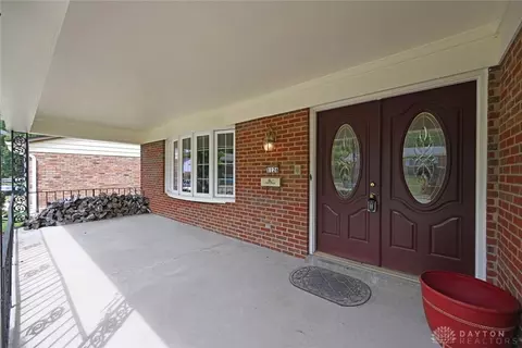 1126 Meadowind Ct, Cincinnati, OH 45231 photo 4