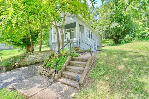 547 Sutton Rd, Cincinnati, OH 45230 photo 2