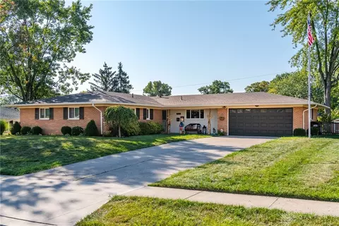 516 Blue Jay Dr, Vandalia, OH 45377