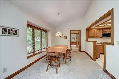 8521 Gurney Ct, Centerville, OH 45458 photo 18