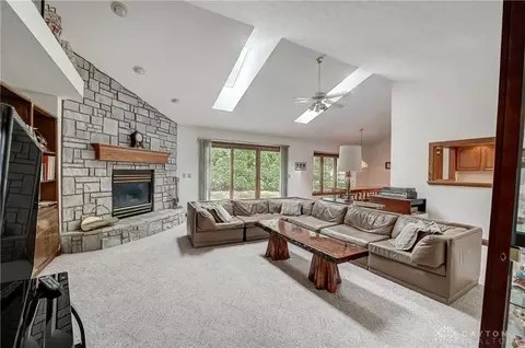 8521 Gurney Ct, Centerville, OH 45458 photo 13