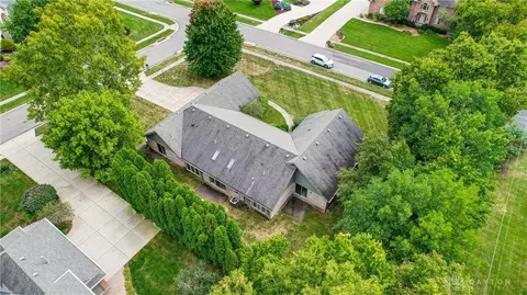 8521 Gurney Ct, Centerville, OH 45458 photo 5