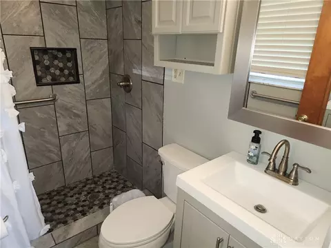524 Iris Ln, Cincinnati, OH 45255 photo 9