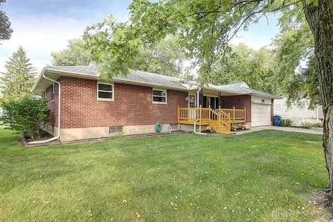 5760 Mallard Dr, Dayton, OH 45424