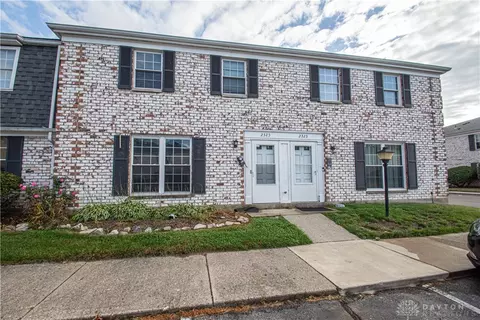 2323 Crew Cir, Dayton, OH 45439