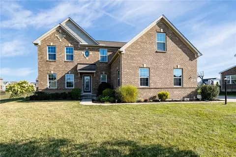 305 Birchbrook Ct, Dayton, OH 45458